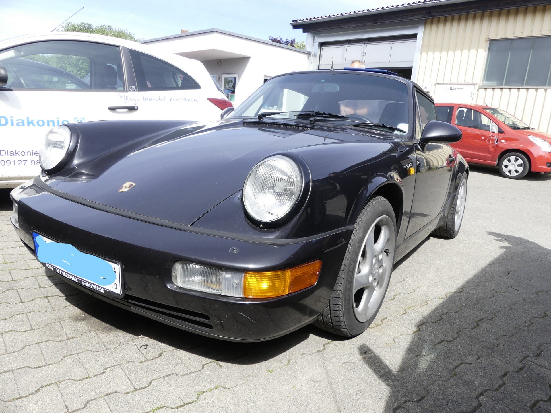 Porsche 911 Carrera 2 Cabrio (964) (1990)